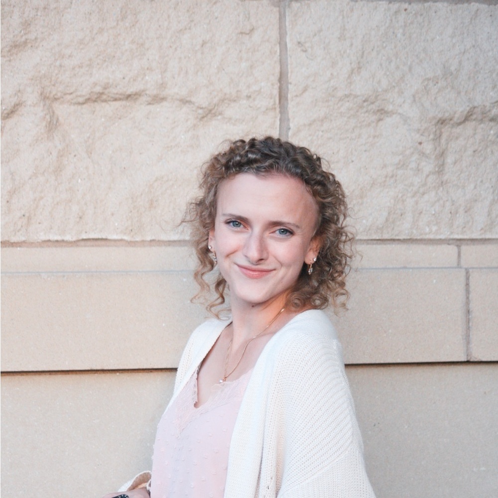 Meet your Posher, Emily